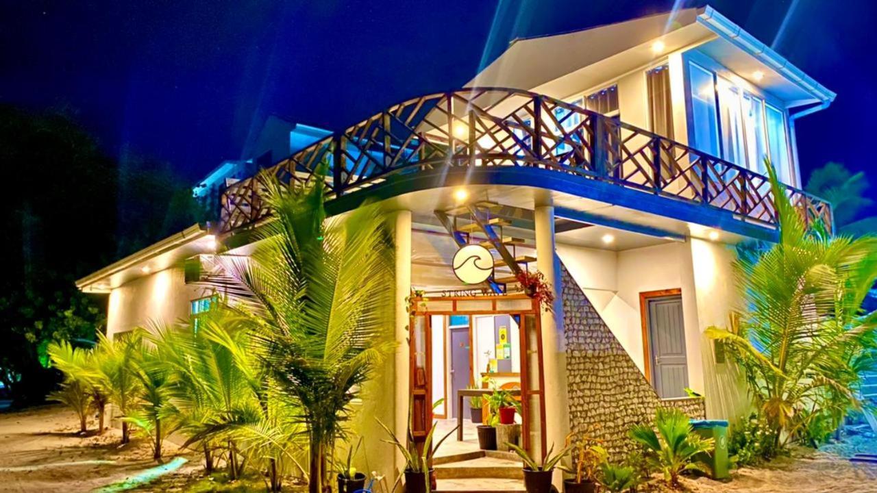 String Wave Maldives Hotel Гулхи Екстериор снимка