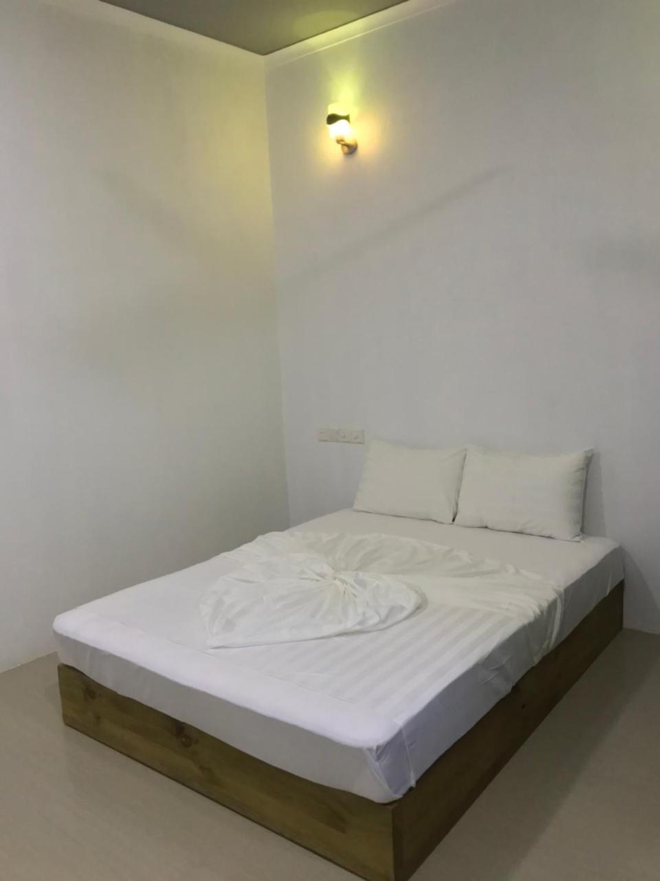 String Wave Maldives Hotel Гулхи Екстериор снимка
