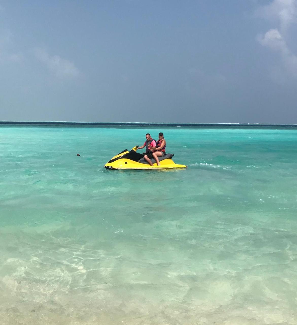 String Wave Maldives Hotel Гулхи Екстериор снимка