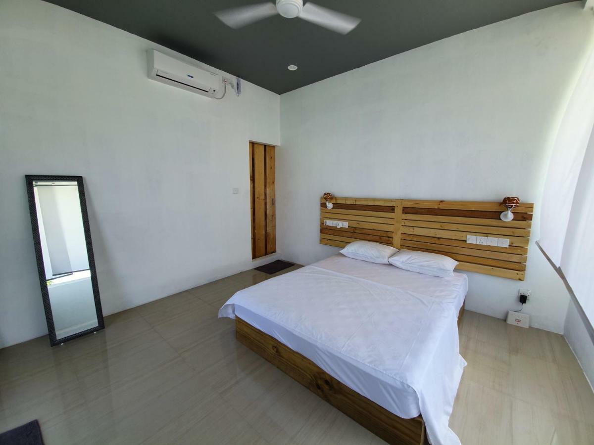String Wave Maldives Hotel Гулхи Екстериор снимка