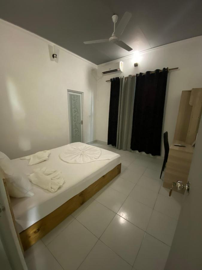 String Wave Maldives Hotel Гулхи Екстериор снимка